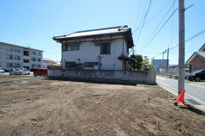 飯塚町　土地